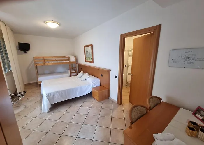 Lario Szálloda 2*