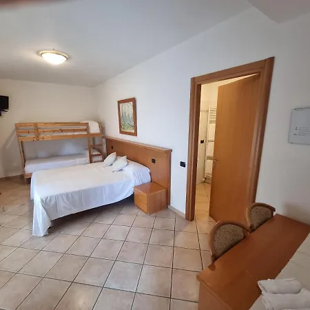 Lario Hotel 2*